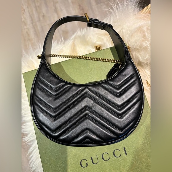 Gucci GG MARMONT HALF-MOON-SHAPED MINI BAG - Picture 11 of 15